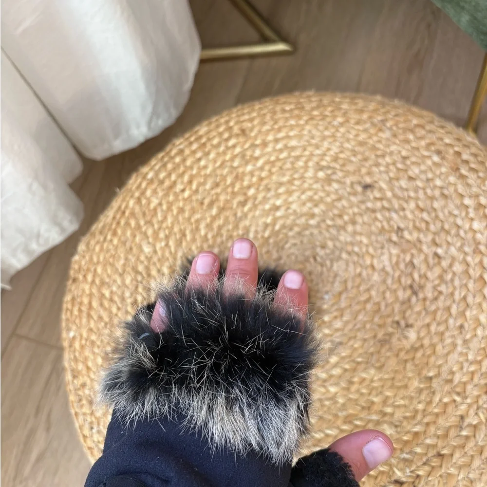 UGG Black Mittens with Faux-Fur Cuff